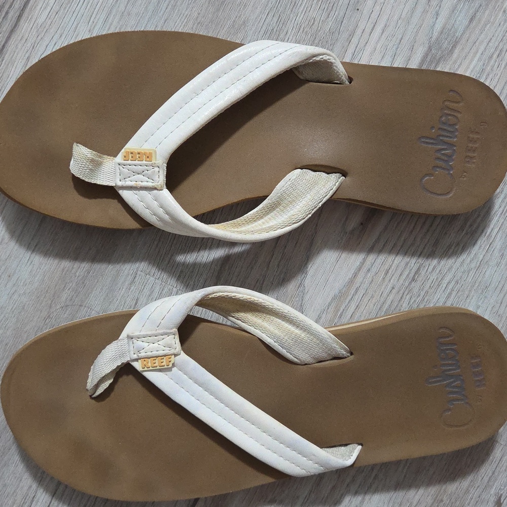 Reef Women's Cushion Sandals - Cream and Tan